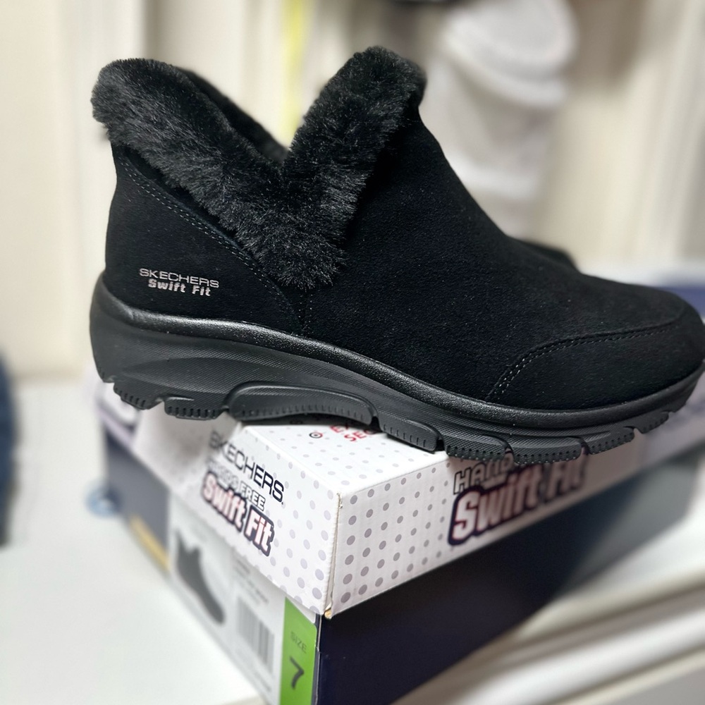 Skechers Black Swift-Fit Fur-Lined Slip-On Shoe
